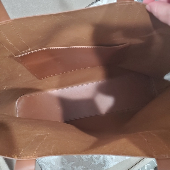 Elegant Brown Leather Tote Bag By Everlane - Picture 3 of 8